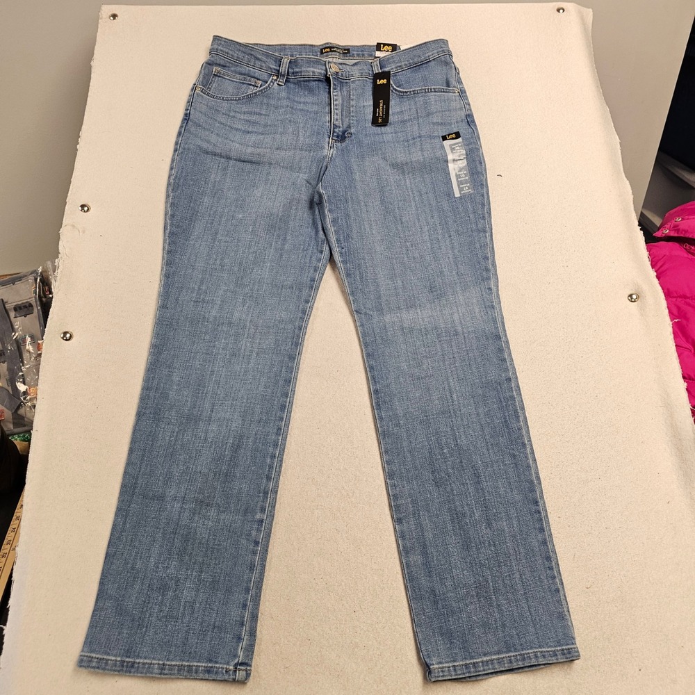 Lee Womens Relaxed Fit Straight Leg Jeans Medium Wash Blue Denim Size 16M NEW
